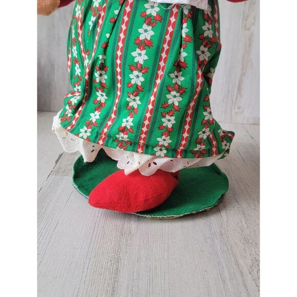 Vintage 16" Annalee Mrs clause green apron Xmas figure mistletoe - Picture 4 of 14